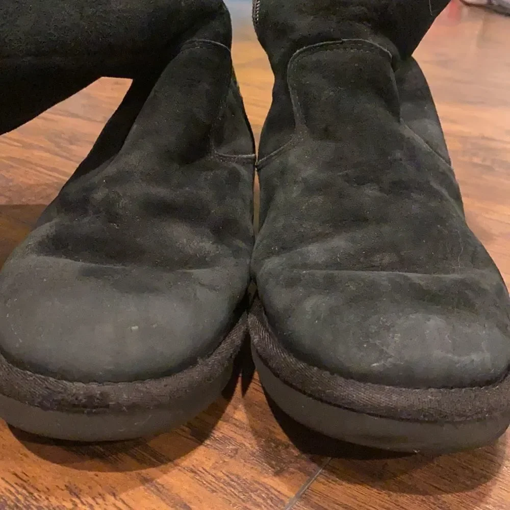 UGG AUSTRALIA: SUMNER BLACK BOOT size 7 . THE IDEAL ACCESSORY TO MINIMALIST GUC